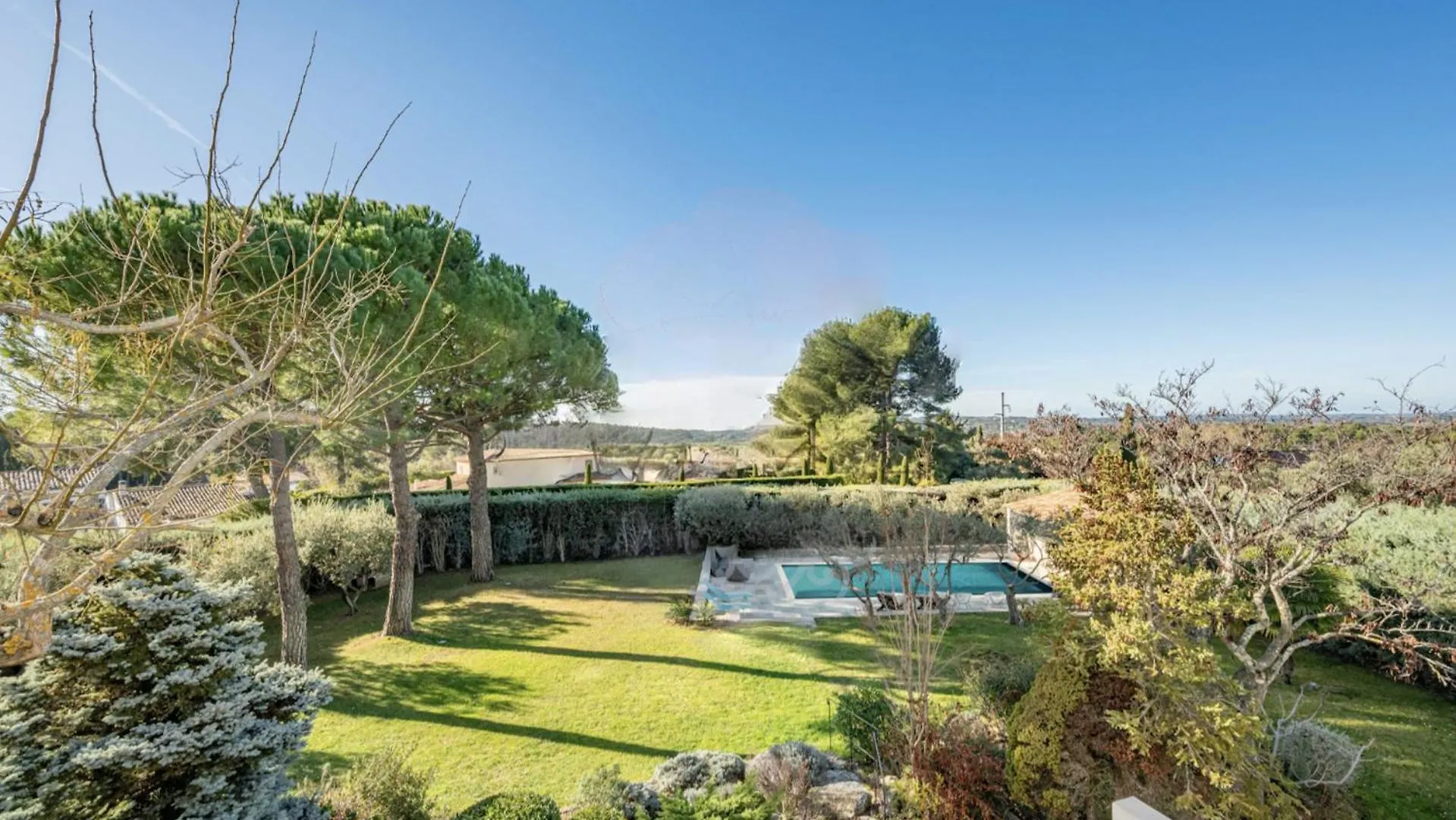 *La Villa Des Pins* Belle Maison Avec Piscine Aix-en-Provence 0*,  Francja